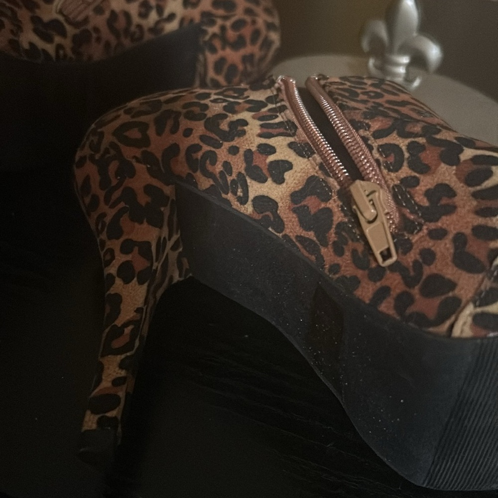 Qupid Leopard Print Booties - Picture 8 of 8